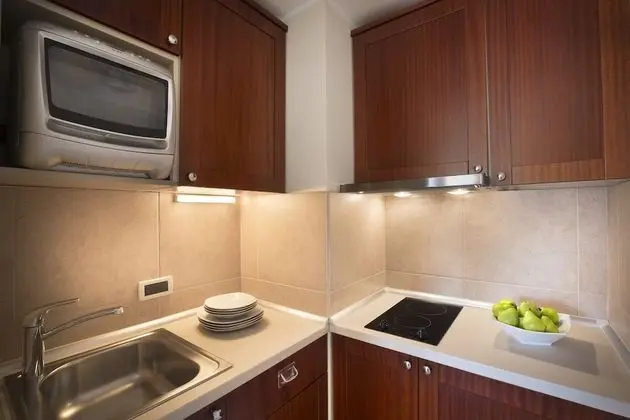 Superior Apart Daire, Balkon, Park Manzaralı