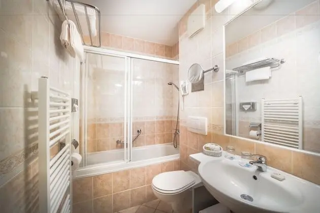 Superior Apart Daire, Balkon, Park Manzaralı