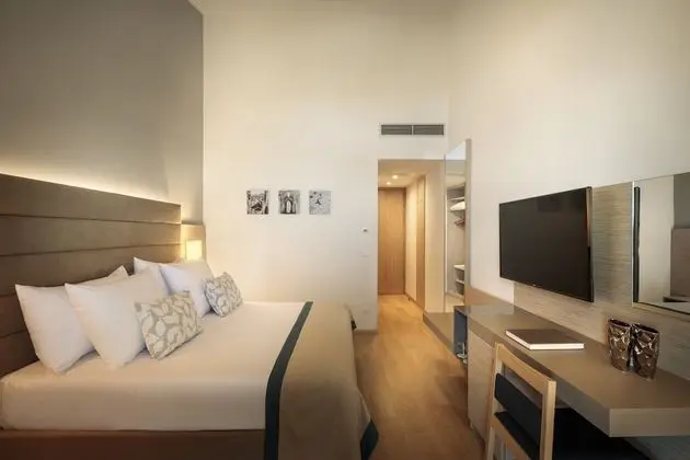 Classic Twin Room, Balcony or Terrace, Park View