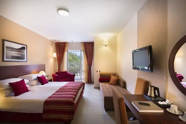 Classic Üç Kişilik Oda