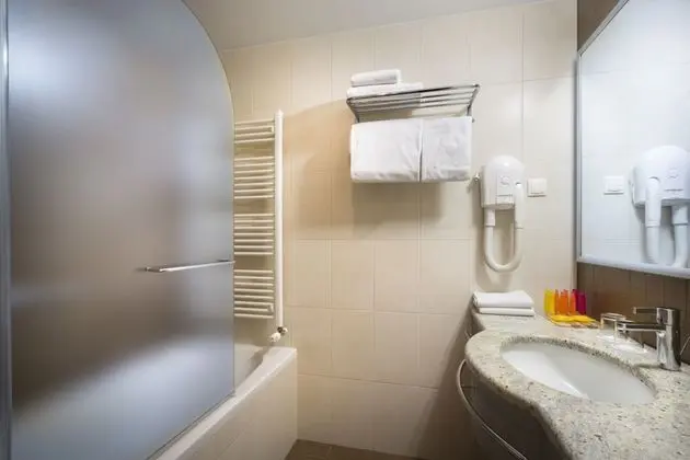 Classic Üç Kişilik Oda