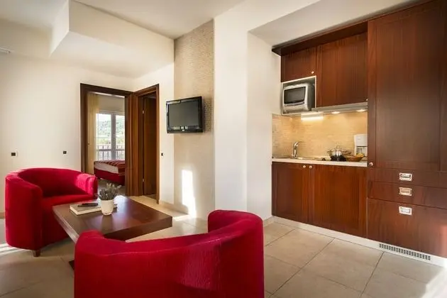 Superior Apart Daire, Balkon, Park Manzaralı