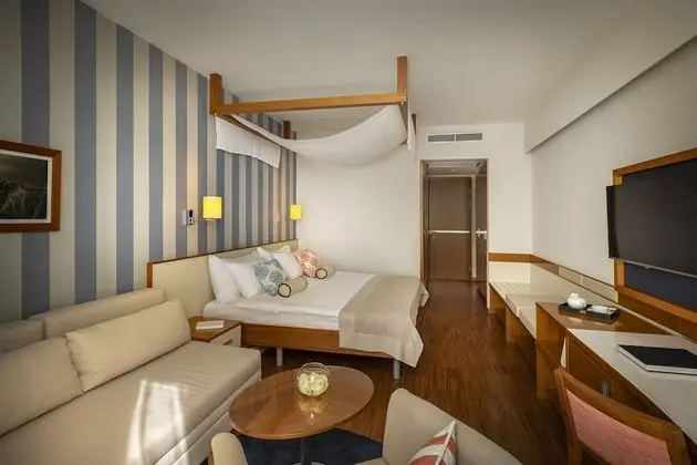 Classic Tek Büyük Yataklı Oda, Balkon, Deniz Manzaralı
