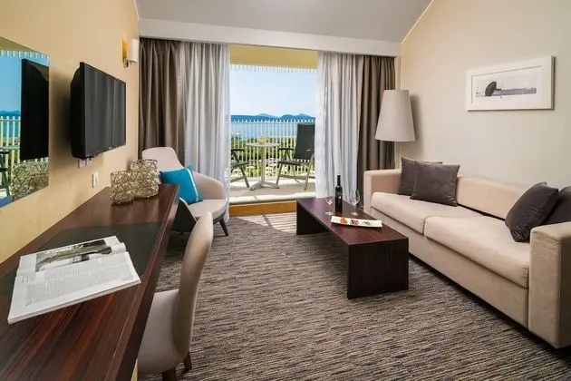 V level Suite for 2+2 Seaview