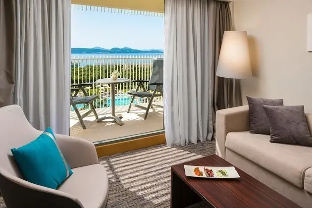 V level Suite for 2+2 Seaview