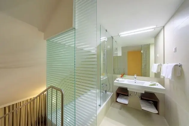 V level Suite for 2+2 Seaview