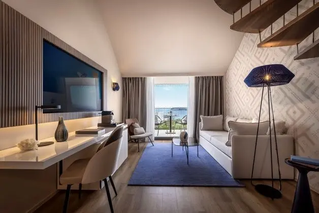 V level Suite for 2+2 Seaview