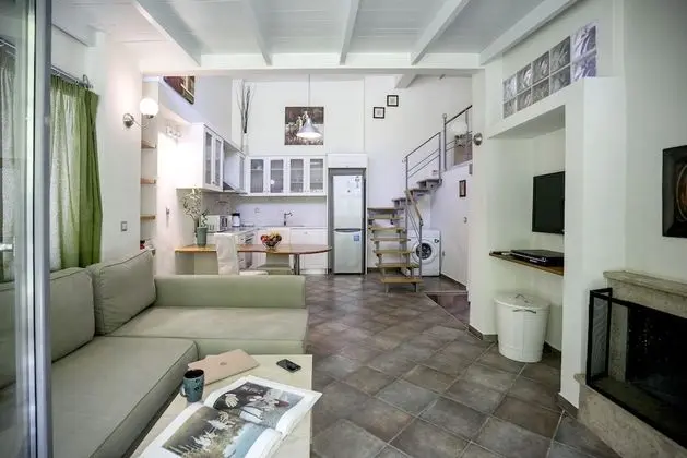 Apart Daire, Veranda