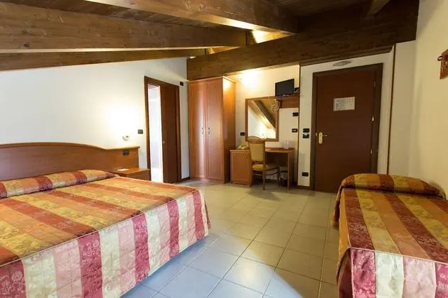 Standard Üç Kişilik Oda