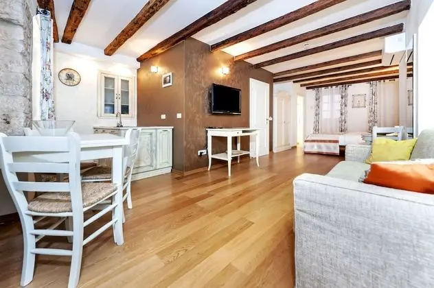 Junior Stüdyo Süit