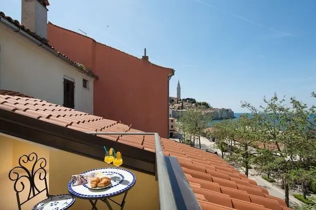 City Apart Daire, Balkon, Deniz Manzaralı (Attic)