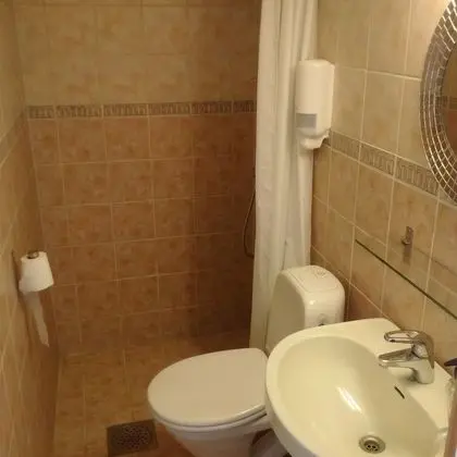 Comfort Tek Büyük veya İki Ayrı Yataklı Oda