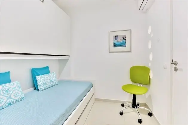 Apart Daire, 2 Yatak Odası, Teras, Bahçe Manzaralı