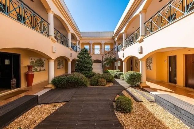 Standard Tek Büyük veya İki Ayrı Yataklı Oda, Bahçe Manzaralı