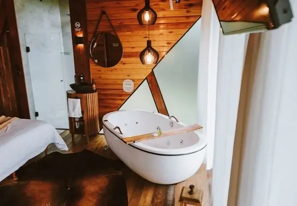 Özel spa küveti