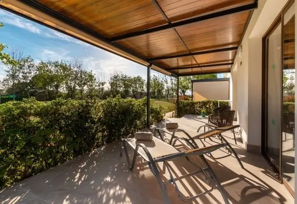 Bungalov, Teras (Golden)