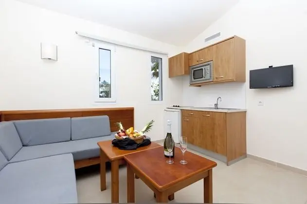 Standard Bungalov, Teras (2 Adults + 1 Child)