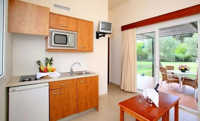 Standard Bungalov, Teras (2 Adults + 2 Children)