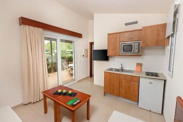 Standard Bungalov, Teras (2 Adults + 2 Children)