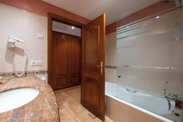 Standard Oda, Teras, Havuz Manzaralı