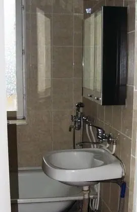 Basic İki Ayrı Yataklı Oda, Ortak Banyo