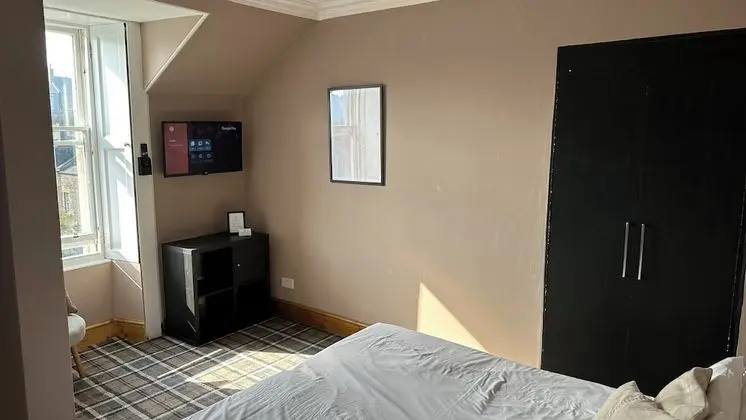 Deluxe Tek Büyük Yataklı Oda