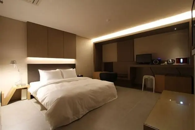 Standard Oda (A / Check-in after 10PM on Saturday)