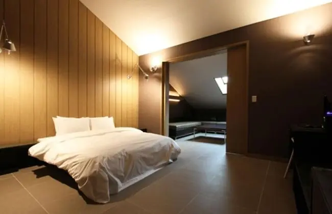 Süit (Check-in after 10PM on Saturday)