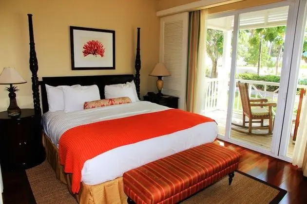 Luxury Two Bedroom Villa with King and 2 Doubles