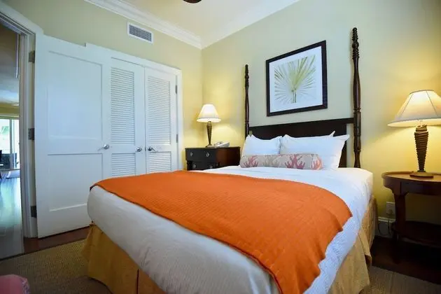 Luxury Two Bedroom Villa with King and 2 Doubles