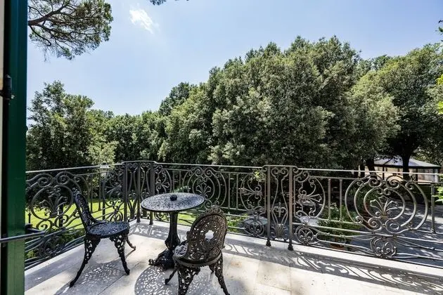 Süit, Balkon