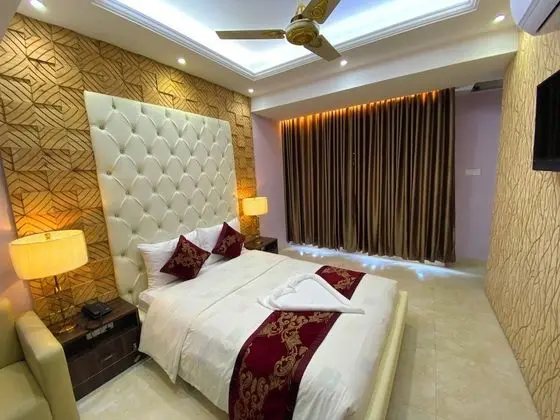 Deluxe Tek Büyük Yataklı Oda