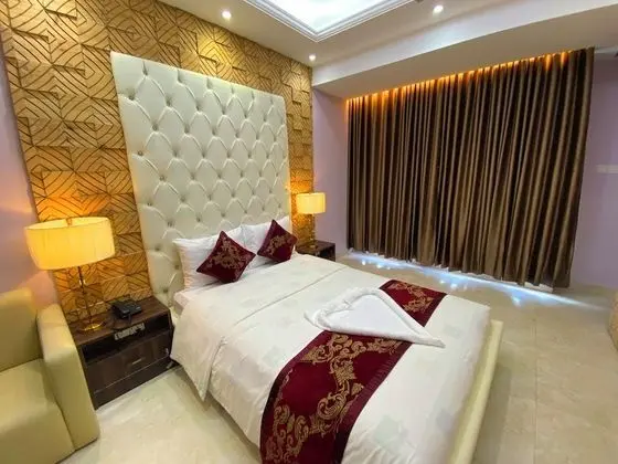 Deluxe Tek Büyük Yataklı Oda