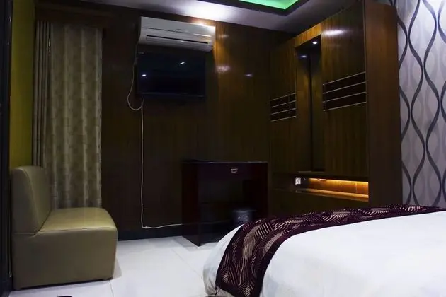 Deluxe Tek Büyük Yataklı Oda