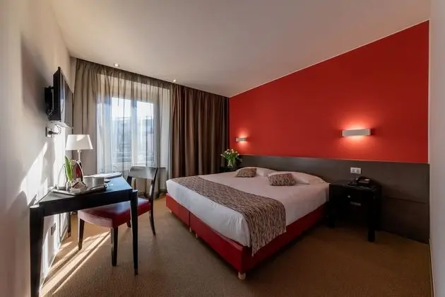 Tek Büyük veya İki Ayrı Yataklı Oda