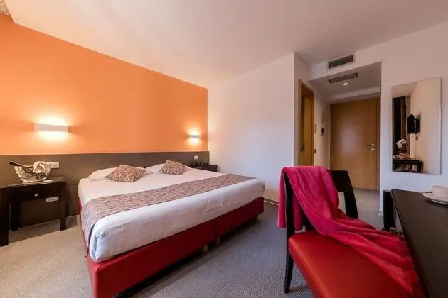 Tek Büyük veya İki Ayrı Yataklı Oda