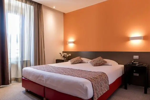 Tek Büyük veya İki Ayrı Yataklı Oda