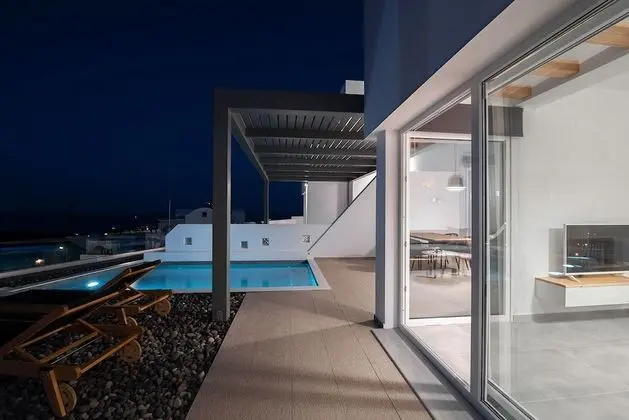 Suite, 2 Bedrooms, Private Heated Pool, Sea View (L)