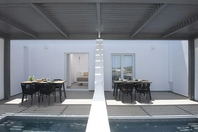 Suite, 2 Bedrooms, Private Heated Pool, Sea View (L)