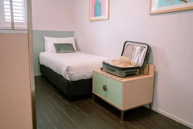 Üç Kişilik Oda, Banyolu/Duşlu, Şehir Manzaralı (Vali)
