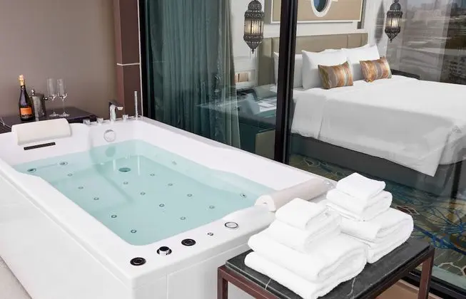 Valia Suite Club Lounge Access