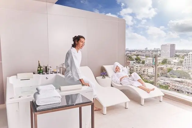 Valia Suite Club Lounge Access