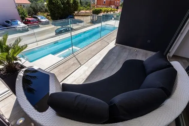 Superior Apart Daire, 1 Yatak Odası, Havuz Manzaralı