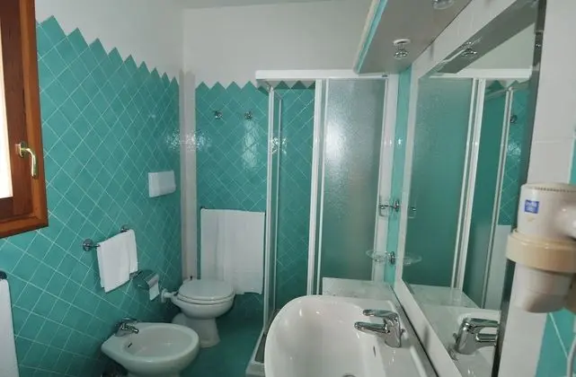 Classic Tek Büyük Yataklı Oda