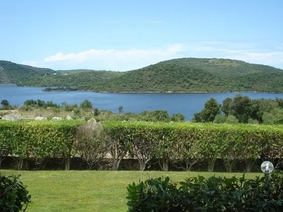 Deluxe Tek Büyük Yataklı Oda, Göl Manzaralı