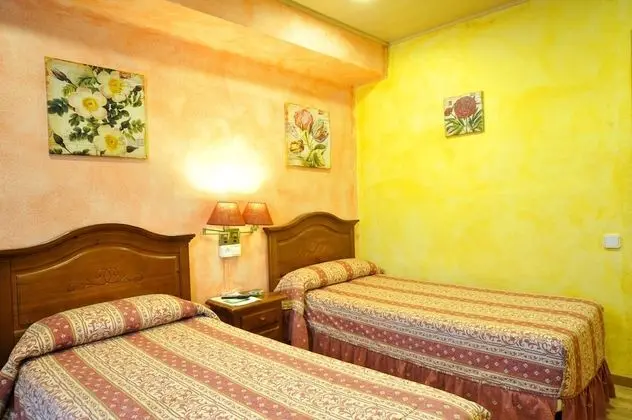 2 dias de forfait en Espot esqui - 1 noche de hotel en Habitacion cuadruple