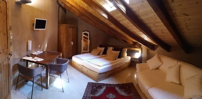 Üç Kişilik Oda (Marzemino)