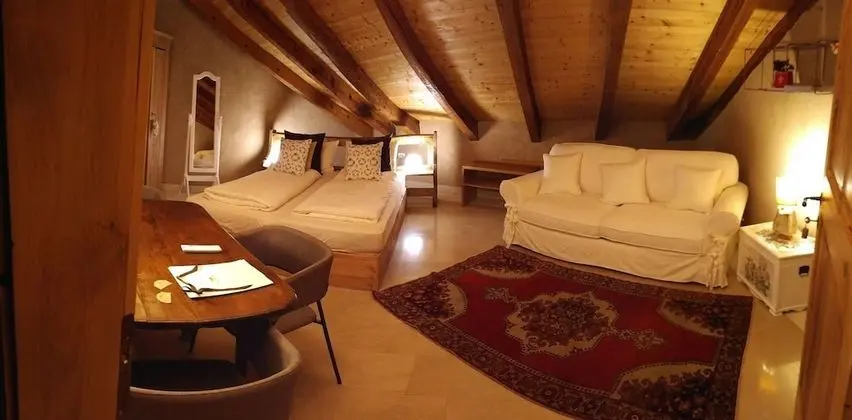 Üç Kişilik Oda (Marzemino)