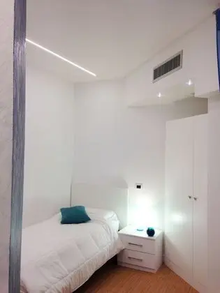 Tek Büyük Yataklı Oda, 2 Tek Kişilik Yatak