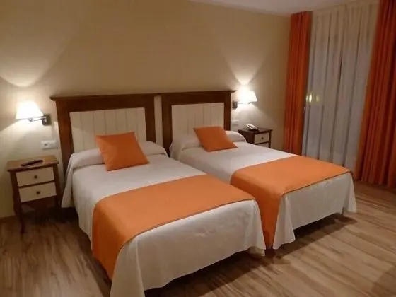Tek Büyük veya İki Ayrı Yataklı Oda